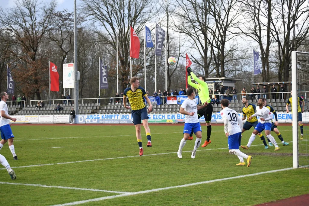 Alles Gute zum Geburtstag unserer Nummer 5 Ian Kroh 4