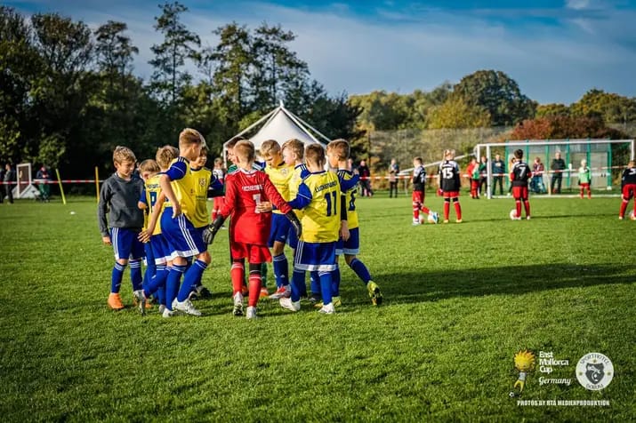 Erfolgreiche Saison der E1-Junioren 8 Erfolgreiche Saison der E1-Junioren 8