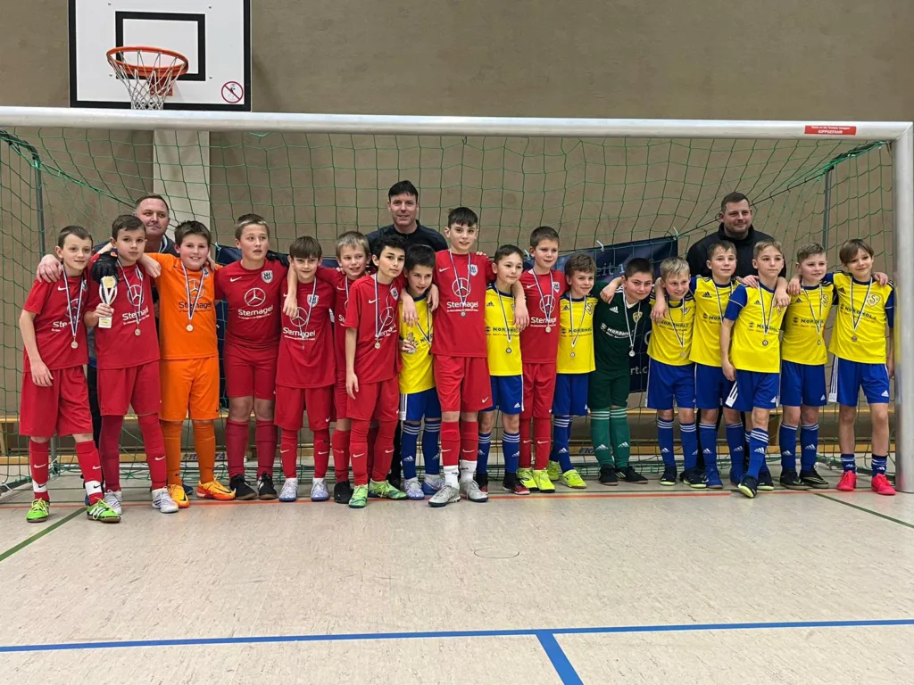 Erfolgreiche Saison der E1-Junioren 12 Erfolgreiche Saison der E1-Junioren 12