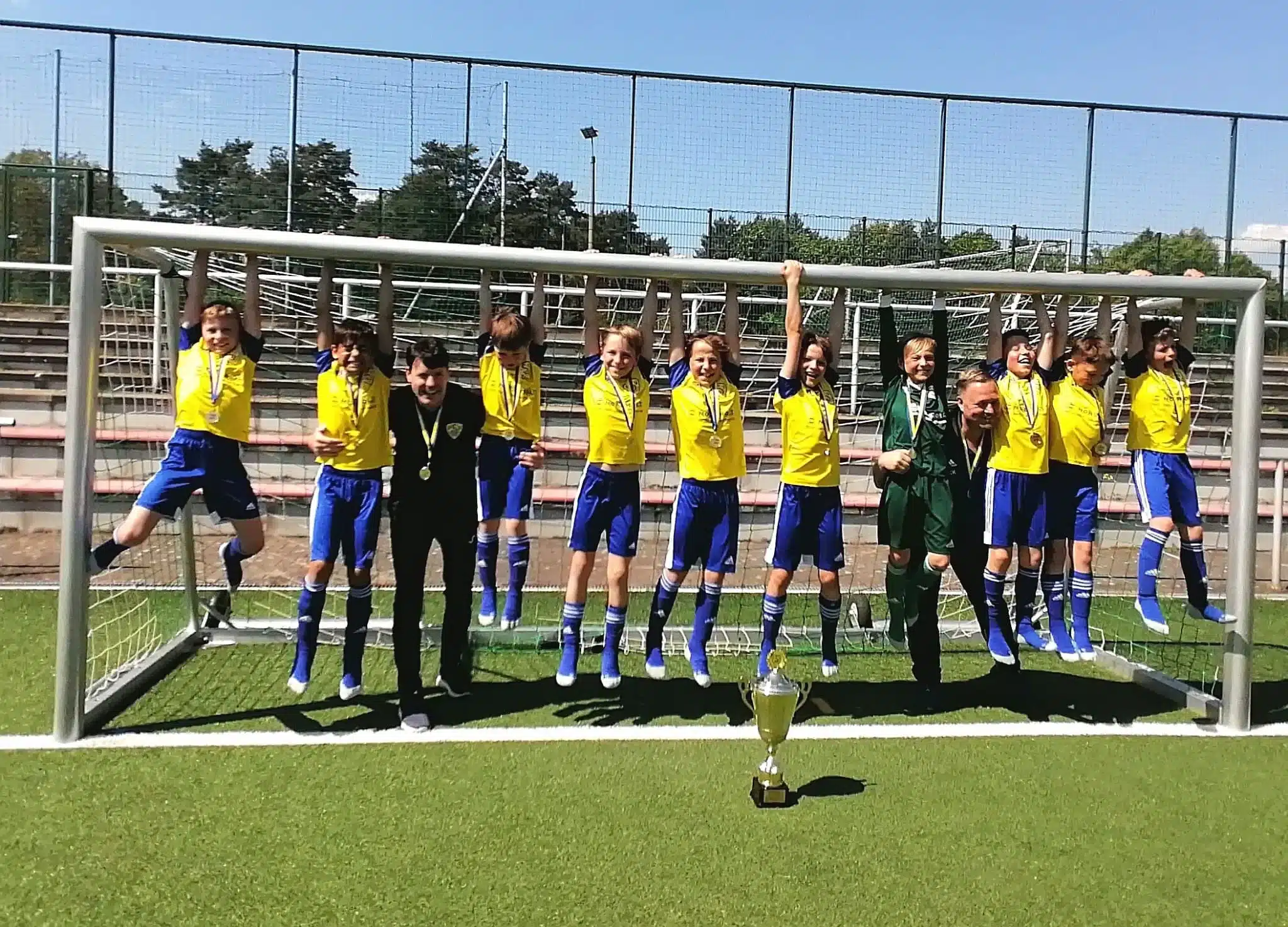 Erfolgreiche Saison der E1-Junioren 4 Erfolgreiche Saison der E1-Junioren 4