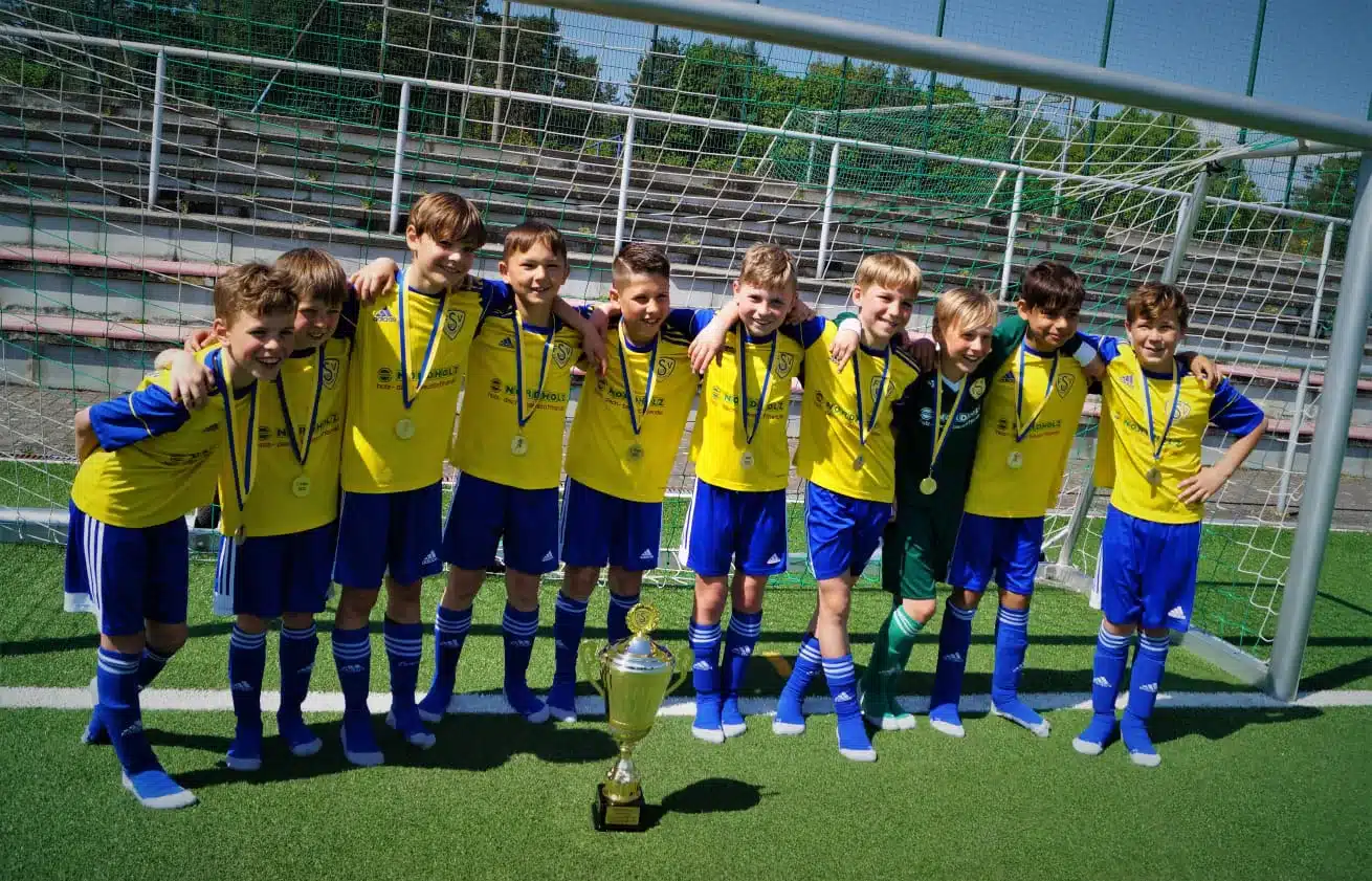 Erfolgreiche Saison der E1-Junioren 6 Erfolgreiche Saison der E1-Junioren 6