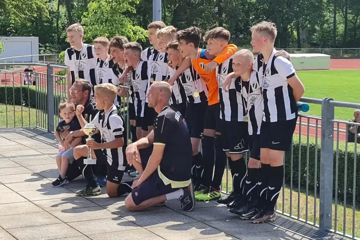 Nachwuchsschiedsrichter Johannes Degenkolbe pfeift sein erstes Pokalfinale 3