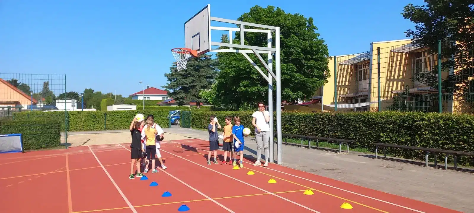 Trainer des FSV 63 unterstützen Schule in Mahlow-Blankenfelde 2 Trainer des FSV 63 unterstützen Schule in Mahlow-Blankenfelde 2