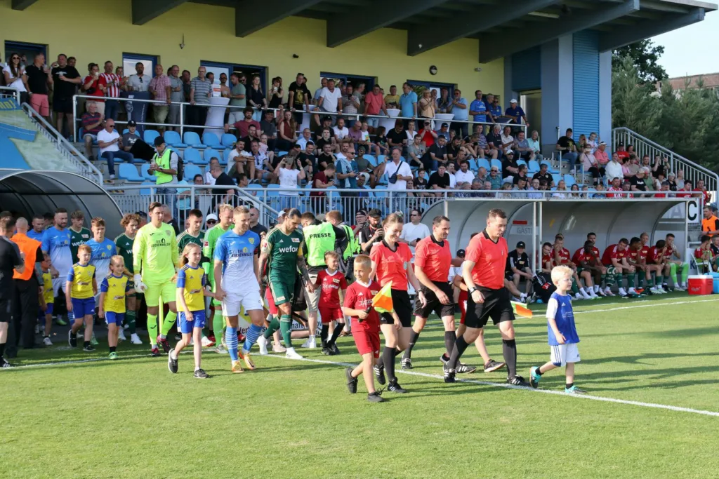 Ein Höhepunkt der bisherigen Zusammenarbeit mit dem 1.FC Union und in der Vorbereitung für den FSV 63 3 Ein Höhepunkt der bisherigen Zusammenarbeit mit dem 1.FC Union und in der Vorbereitung für den FSV 63 3