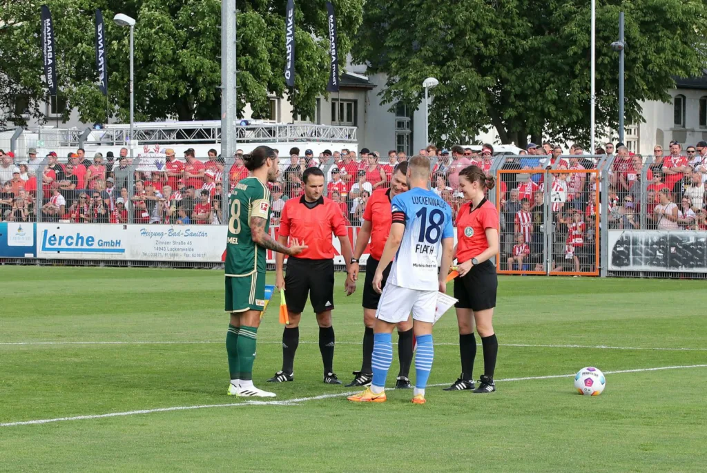 Ein Höhepunkt der bisherigen Zusammenarbeit mit dem 1.FC Union und in der Vorbereitung für den FSV 63 6 Ein Höhepunkt der bisherigen Zusammenarbeit mit dem 1.FC Union und in der Vorbereitung für den FSV 63 5