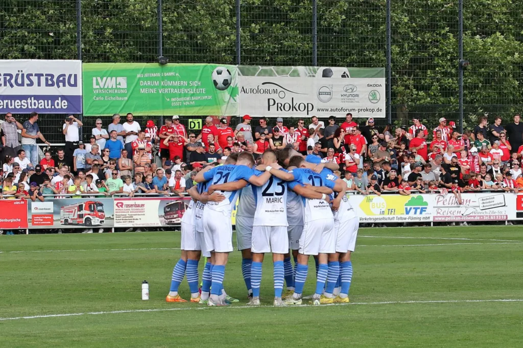 Ein Höhepunkt der bisherigen Zusammenarbeit mit dem 1.FC Union und in der Vorbereitung für den FSV 63 13 Ein Höhepunkt der bisherigen Zusammenarbeit mit dem 1.FC Union und in der Vorbereitung für den FSV 63 12