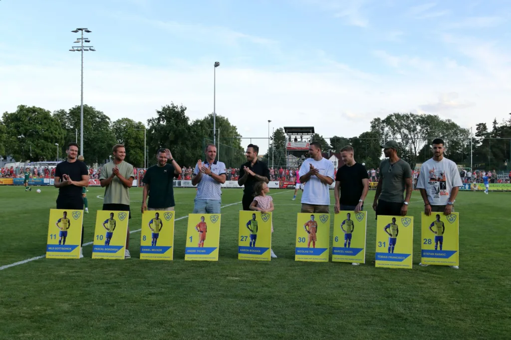 Ein Höhepunkt der bisherigen Zusammenarbeit mit dem 1.FC Union und in der Vorbereitung für den FSV 63 26 Ein Höhepunkt der bisherigen Zusammenarbeit mit dem 1.FC Union und in der Vorbereitung für den FSV 63 25