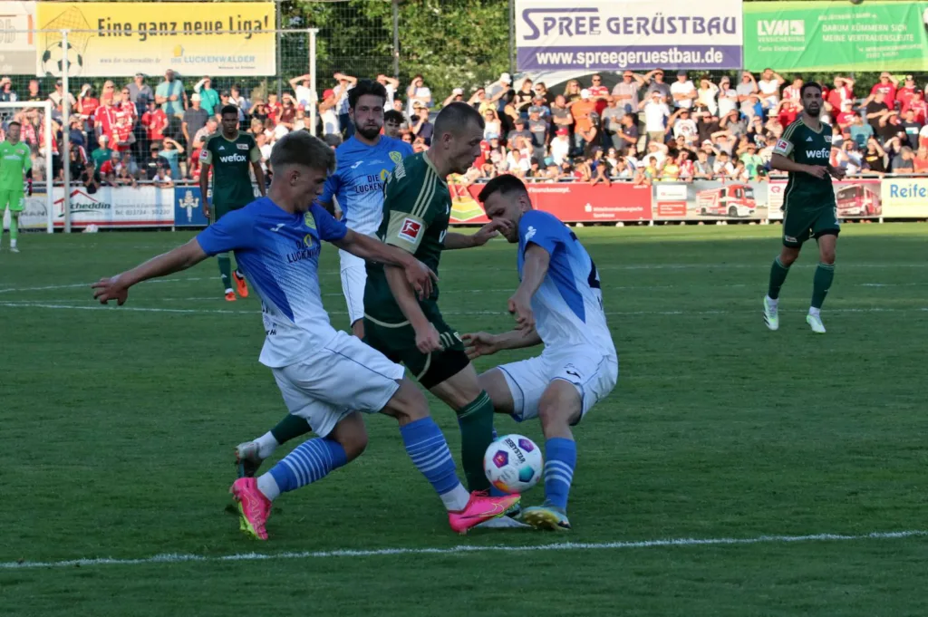 Ein Höhepunkt der bisherigen Zusammenarbeit mit dem 1.FC Union und in der Vorbereitung für den FSV 63 30 Ein Höhepunkt der bisherigen Zusammenarbeit mit dem 1.FC Union und in der Vorbereitung für den FSV 63 29