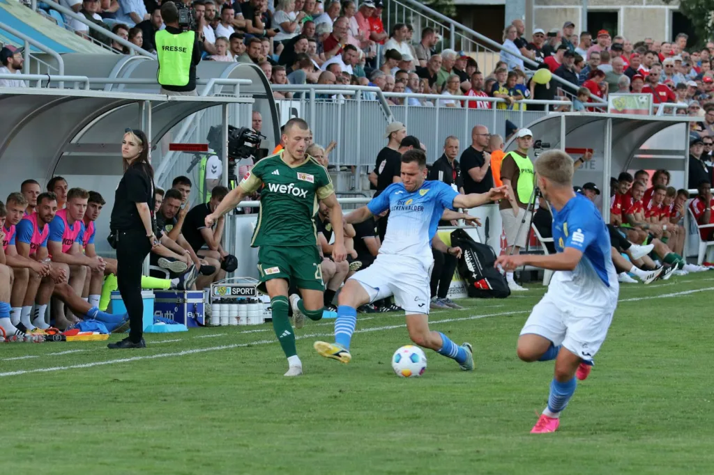 Ein Höhepunkt der bisherigen Zusammenarbeit mit dem 1.FC Union und in der Vorbereitung für den FSV 63 31 Ein Höhepunkt der bisherigen Zusammenarbeit mit dem 1.FC Union und in der Vorbereitung für den FSV 63 30