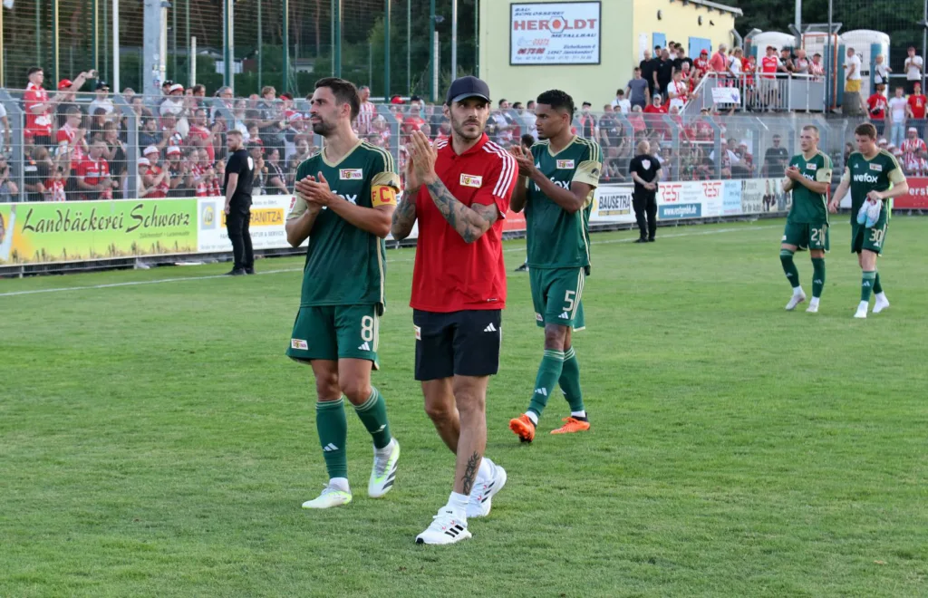 Ein Höhepunkt der bisherigen Zusammenarbeit mit dem 1.FC Union und in der Vorbereitung für den FSV 63 36 Ein Höhepunkt der bisherigen Zusammenarbeit mit dem 1.FC Union und in der Vorbereitung für den FSV 63 35