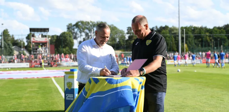 DIE Luckenwalder verlängern Sponsoringvertrag 1