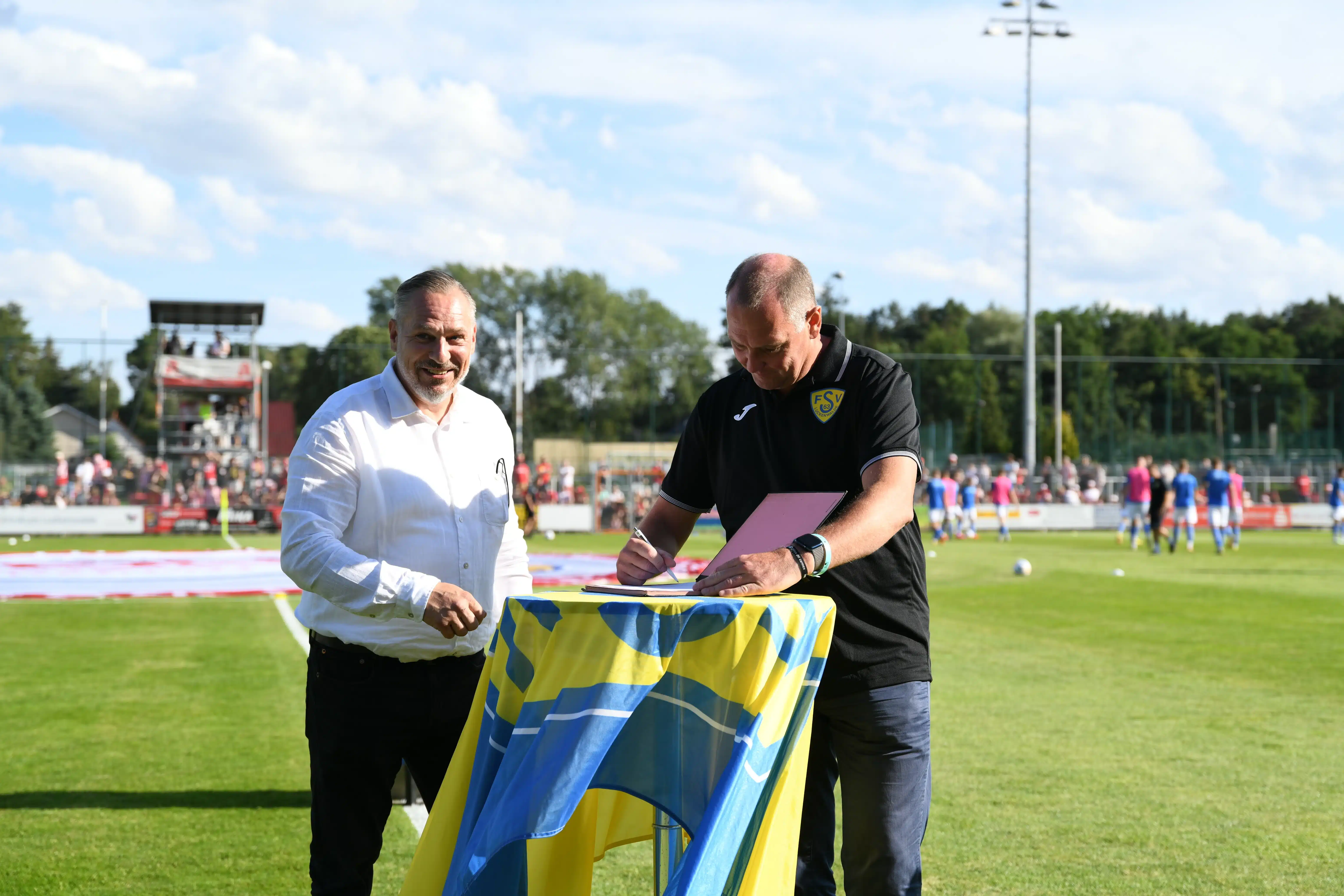 DIE Luckenwalder verlängern Sponsoringvertrag 3