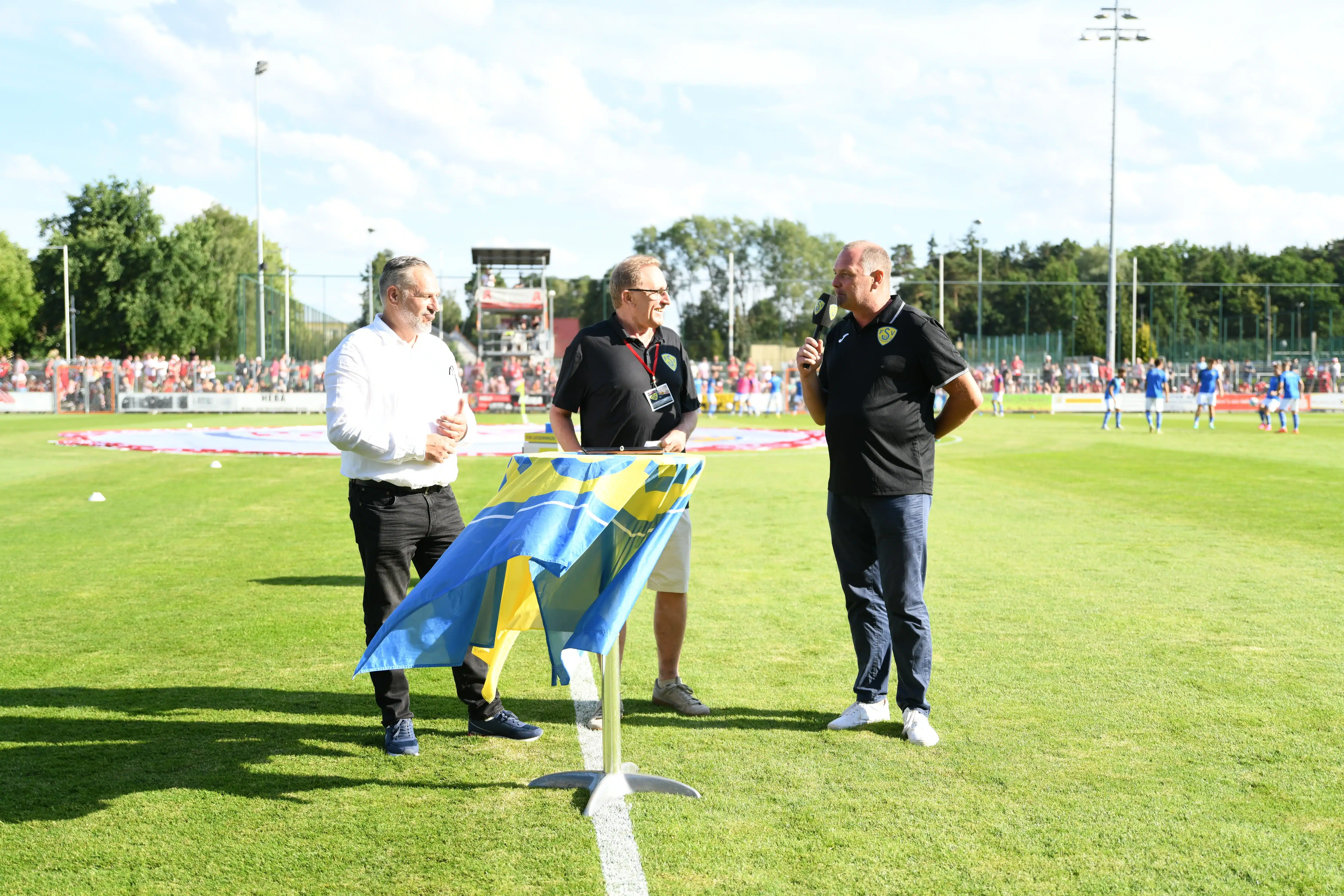 DIE Luckenwalder verlängern Sponsoringvertrag 5