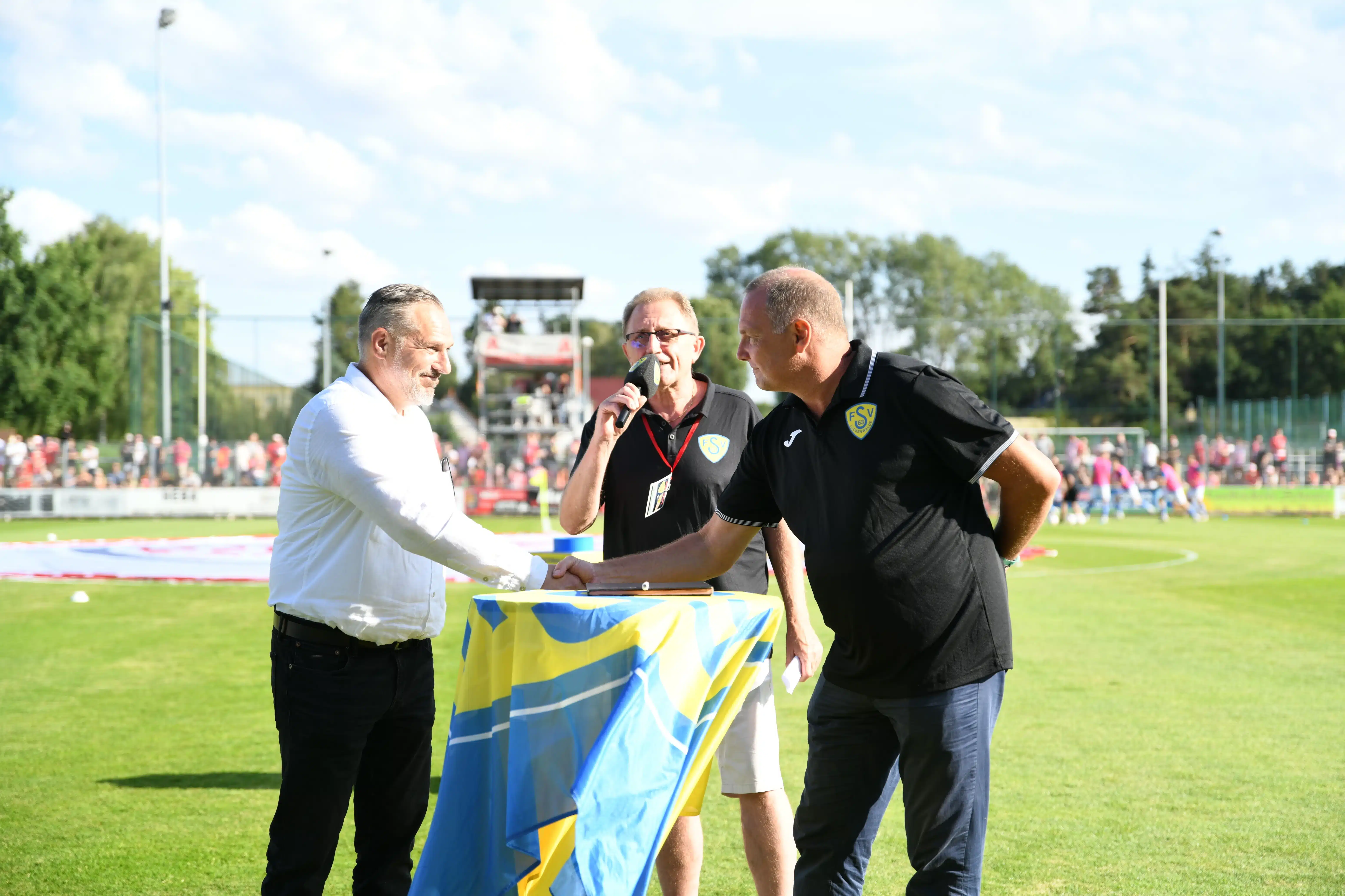 DIE Luckenwalder verlängern Sponsoringvertrag 6