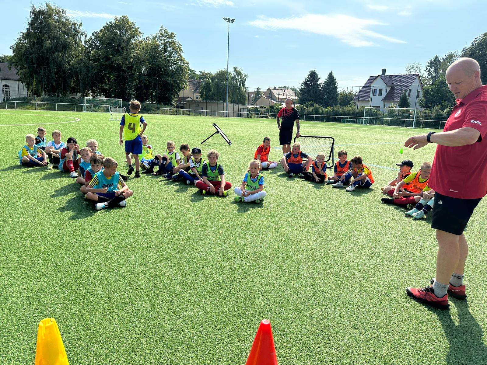 Sommerferiencamp des FSV wieder ein voller Erfolg 10 Sommerferiencamp des FSV wieder ein voller Erfolg 10
