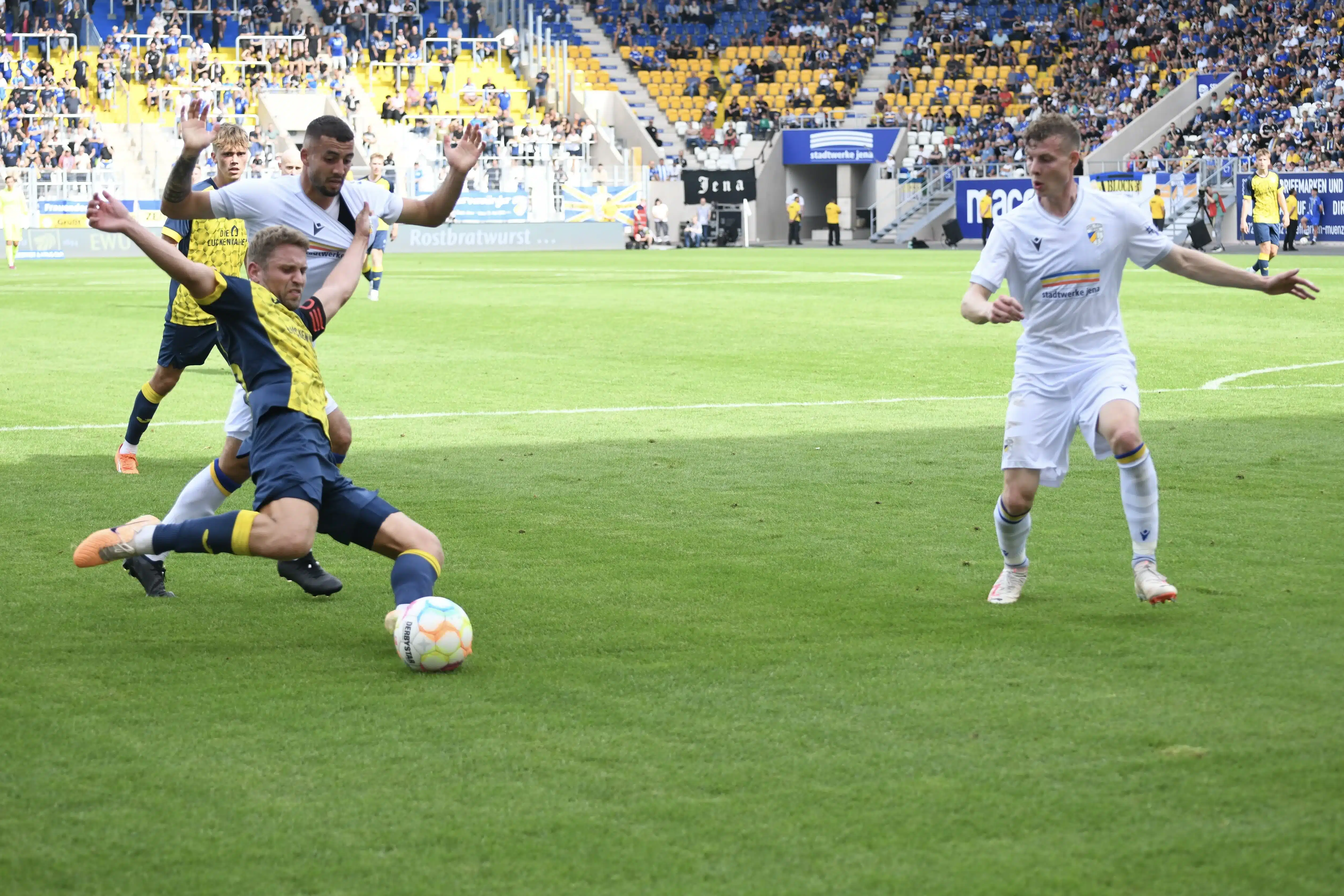FSV 63 baut den FC Carl Zeiss Jena auf 22 FSV 63 baut den FC Carl Zeiss Jena auf 22
