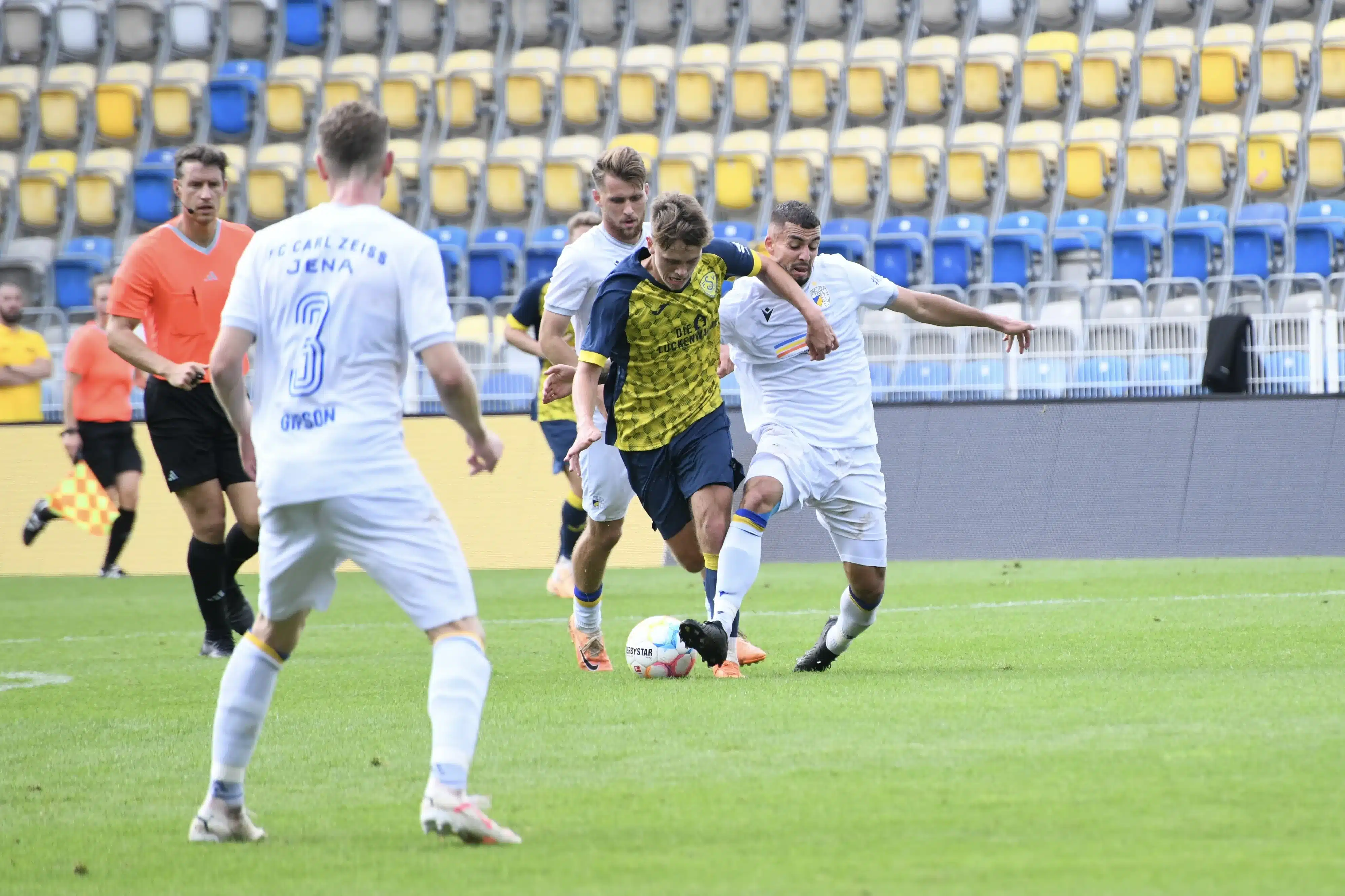 FSV 63 baut den FC Carl Zeiss Jena auf 28 FSV 63 baut den FC Carl Zeiss Jena auf 28