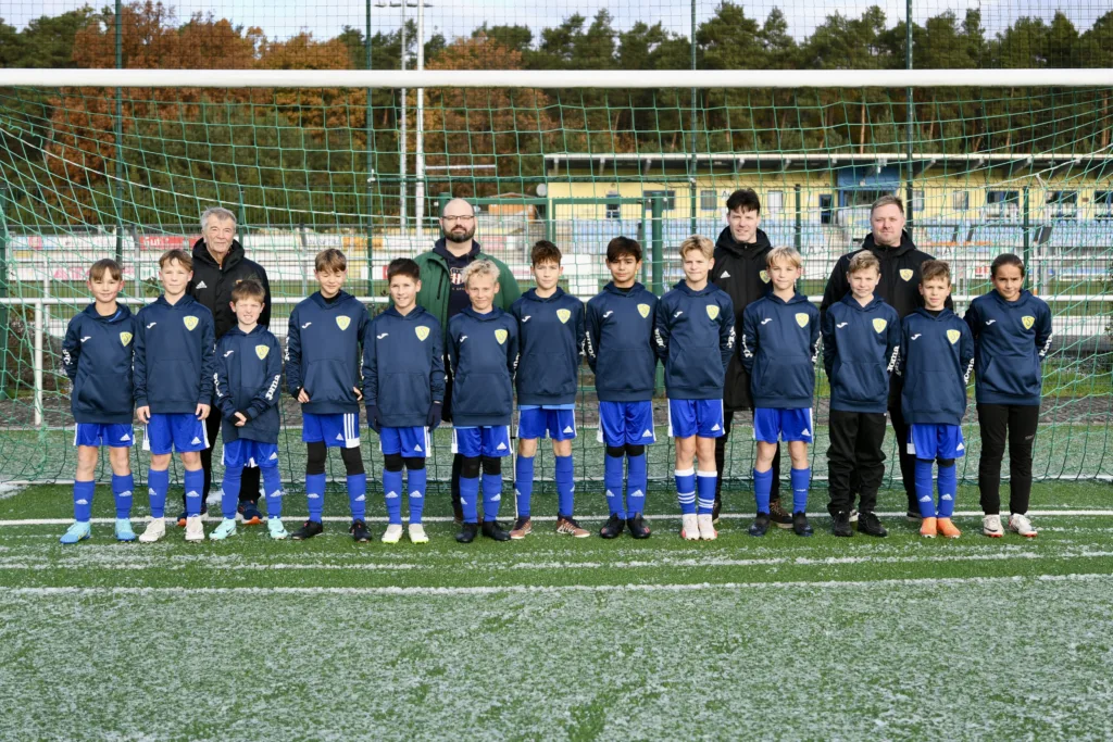 Neue Hoodies für die D2-Junioren 3 Neue Hoodies für die D2-Junioren 3