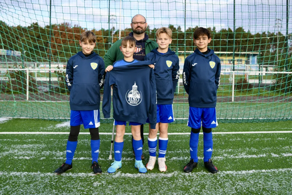 Neue Hoodies für die D2-Junioren 2 Neue Hoodies für die D2-Junioren 2