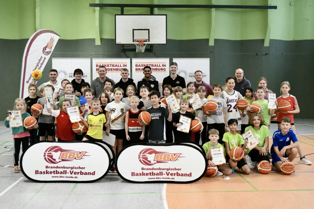 Kooperation mit dem Brandenburgischen Basketball-Verband 2 Basketball