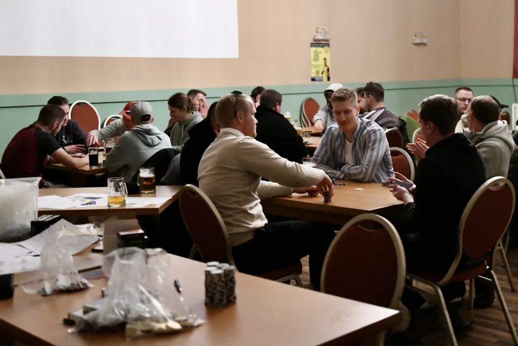 Poker- und Skatturnier im Sportlertreff 4