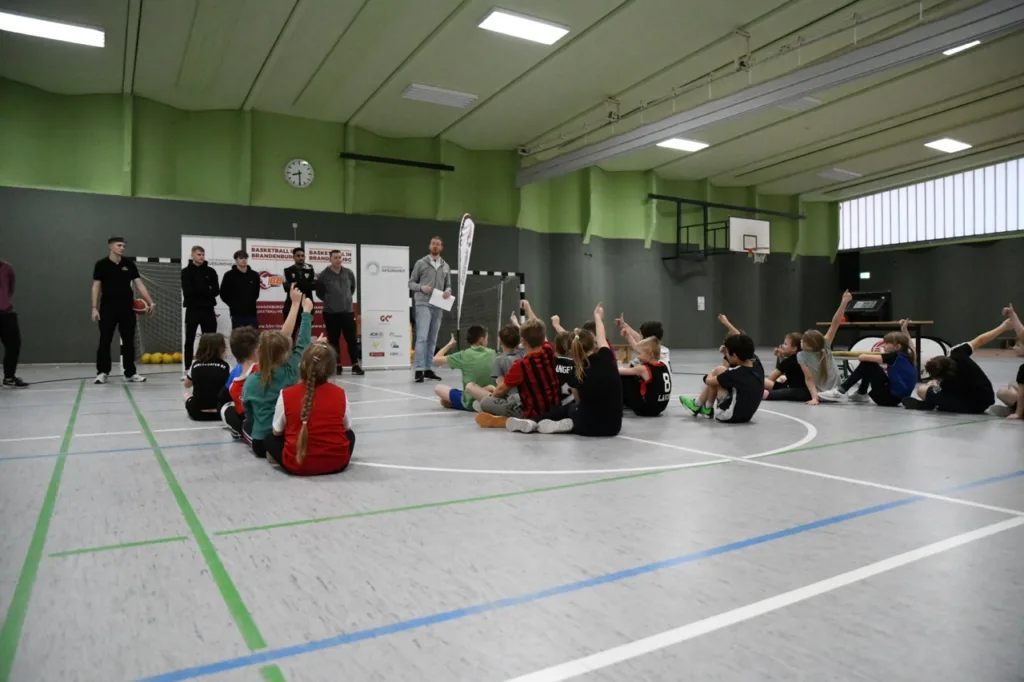 Kooperation mit dem Brandenburgischen Basketball-Verband 3 Basketball