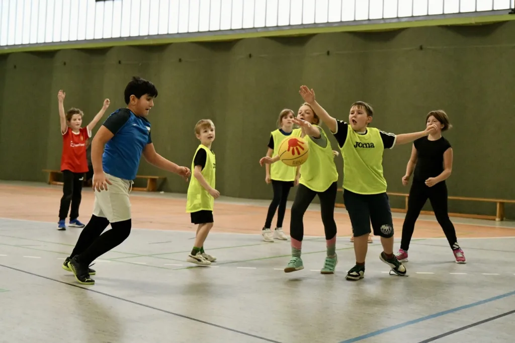 Kooperation mit dem Brandenburgischen Basketball-Verband 8 Basketball