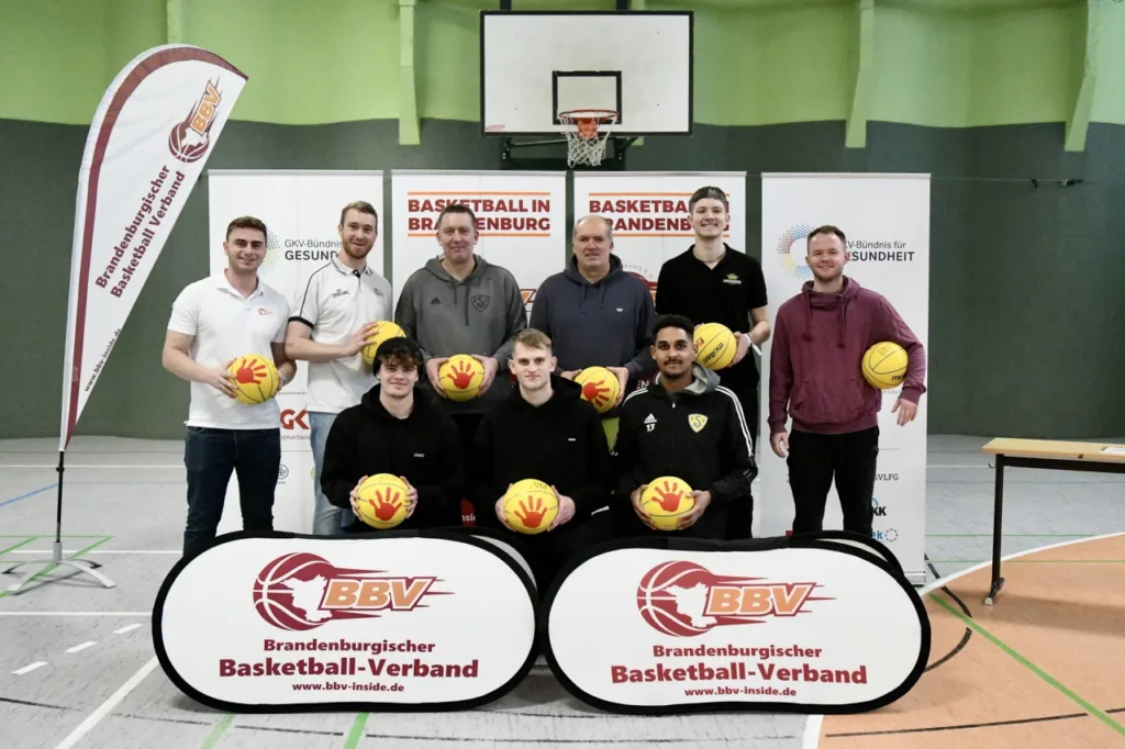 Kooperation mit dem Brandenburgischen Basketball-Verband 12 Kooperation mit dem Brandenburgischen Basketball-Verband 3