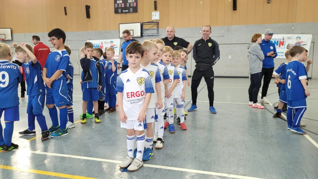 Die Bambinis des FSV 63 Luckenwalde beim JOHN-Cup 3 Die Bambinis des FSV 63 Luckenwalde beim JOHN-Cup