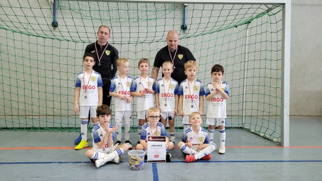 Die Bambinis des FSV 63 Luckenwalde beim JOHN-Cup 2 Die Bambinis des FSV 63 Luckenwalde beim JOHN-Cup