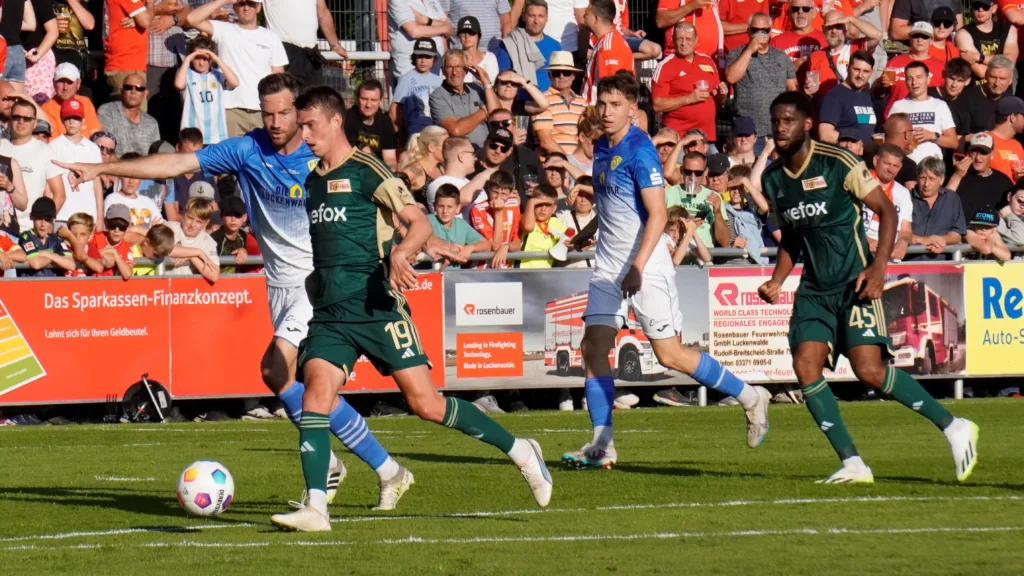 Schnapszahl - Lucas Albrecht wird 33 Jahre jung 3 Schnapszahl - Lucas Albrecht wird 33 Jahre jung 3