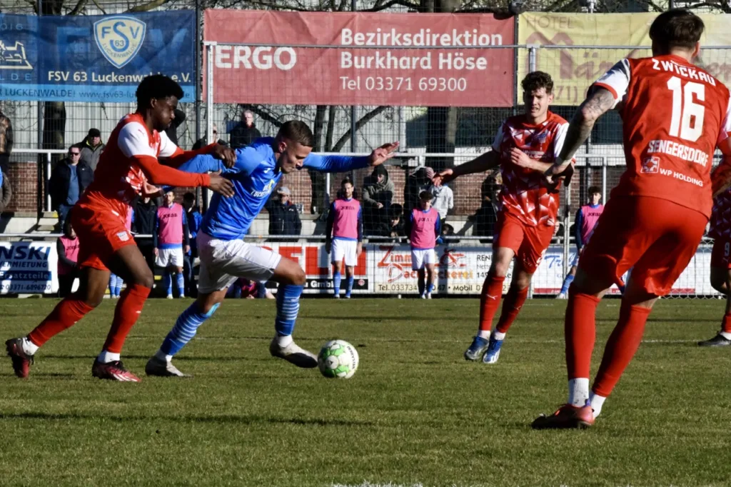 Nicht ganz unverdienter Auswärtssieg der Gäste 12