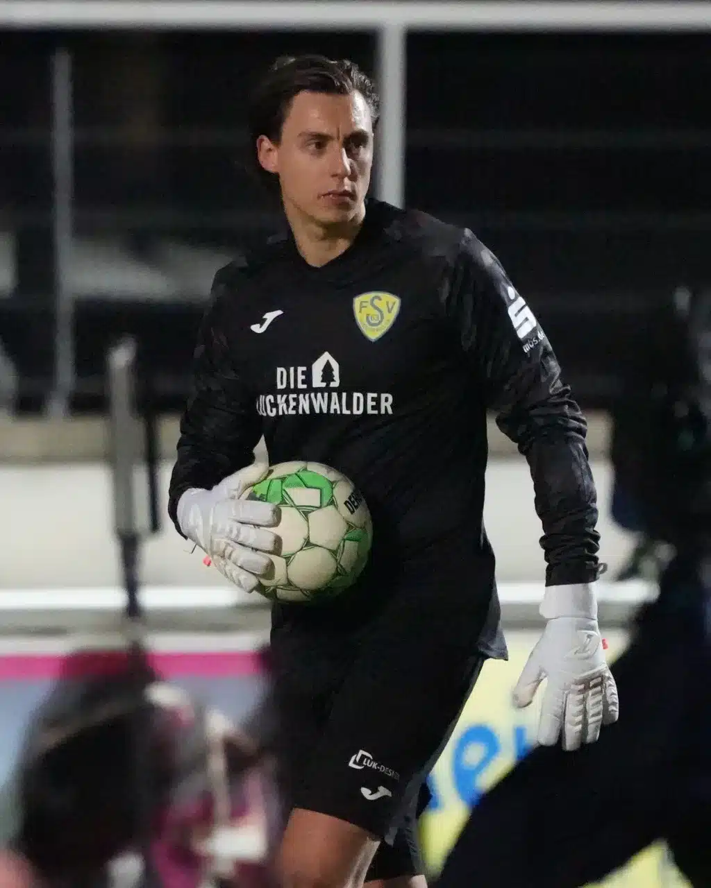 Verdientes Unentschieden nach direkt verwandelter Ecke 14 Verdientes Unentschieden nach direkt verwandelter Ecke 14