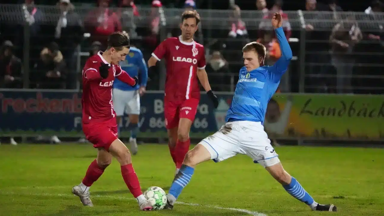 Verdientes Unentschieden nach direkt verwandelter Ecke 17 Verdientes Unentschieden nach direkt verwandelter Ecke 17