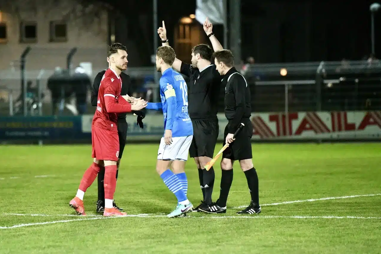 Verdientes Unentschieden nach direkt verwandelter Ecke 3 Verdientes Unentschieden nach direkt verwandelter Ecke 3