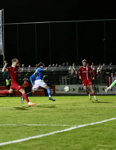 Verdientes Unentschieden nach direkt verwandelter Ecke 19