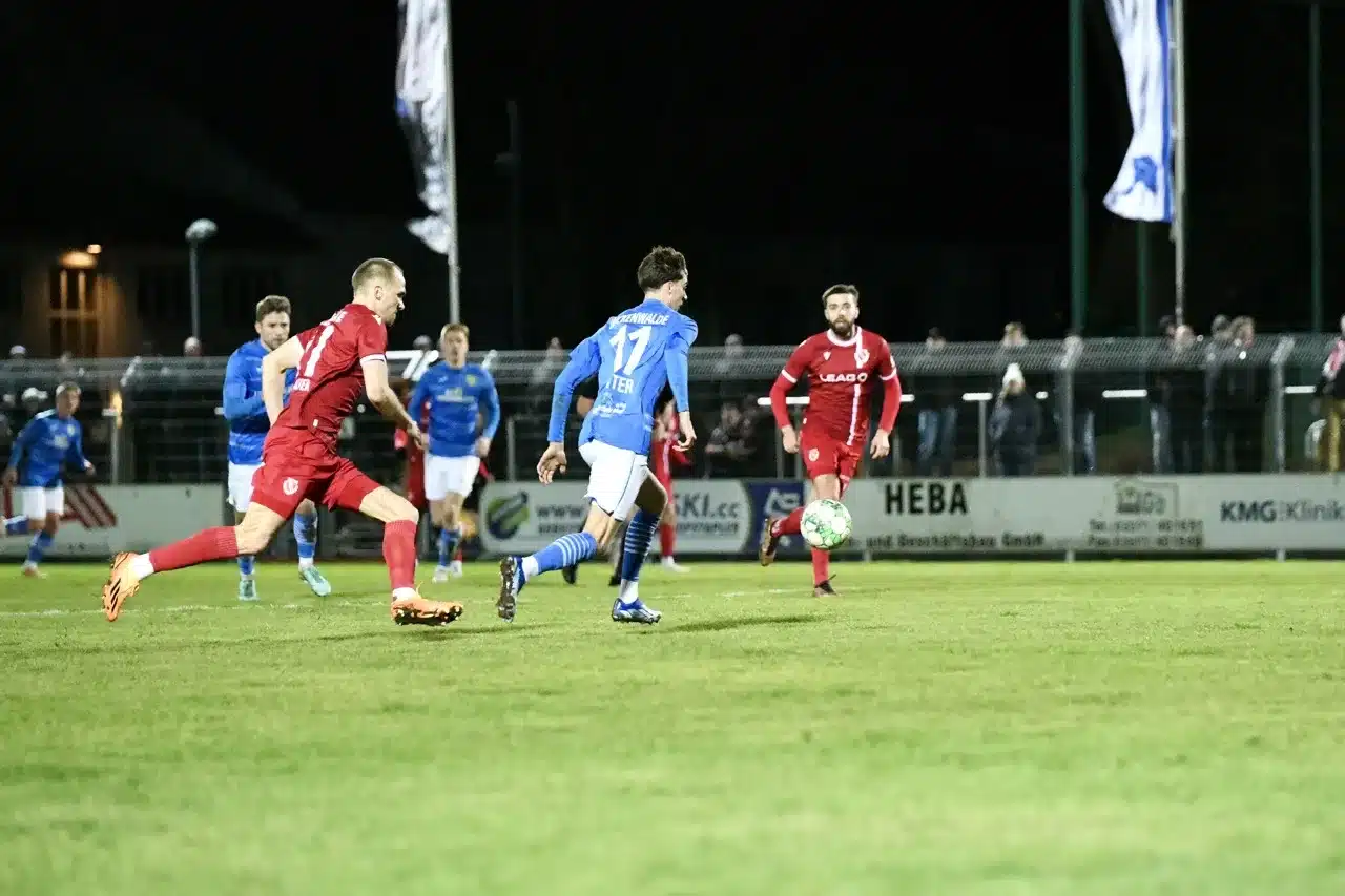 Verdientes Unentschieden nach direkt verwandelter Ecke 6 Verdientes Unentschieden nach direkt verwandelter Ecke 6