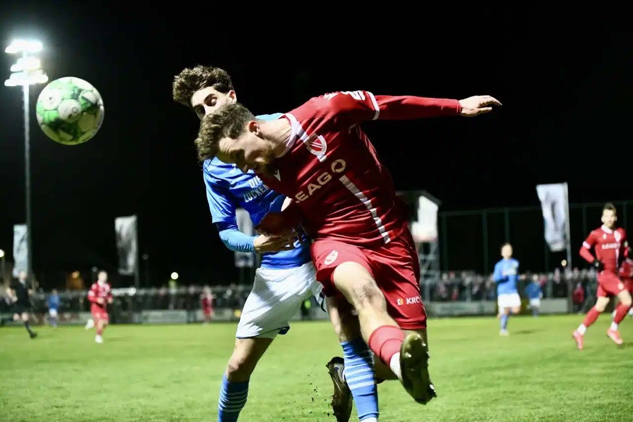 Verdientes Unentschieden nach direkt verwandelter Ecke 8 Verdientes Unentschieden nach direkt verwandelter Ecke 8