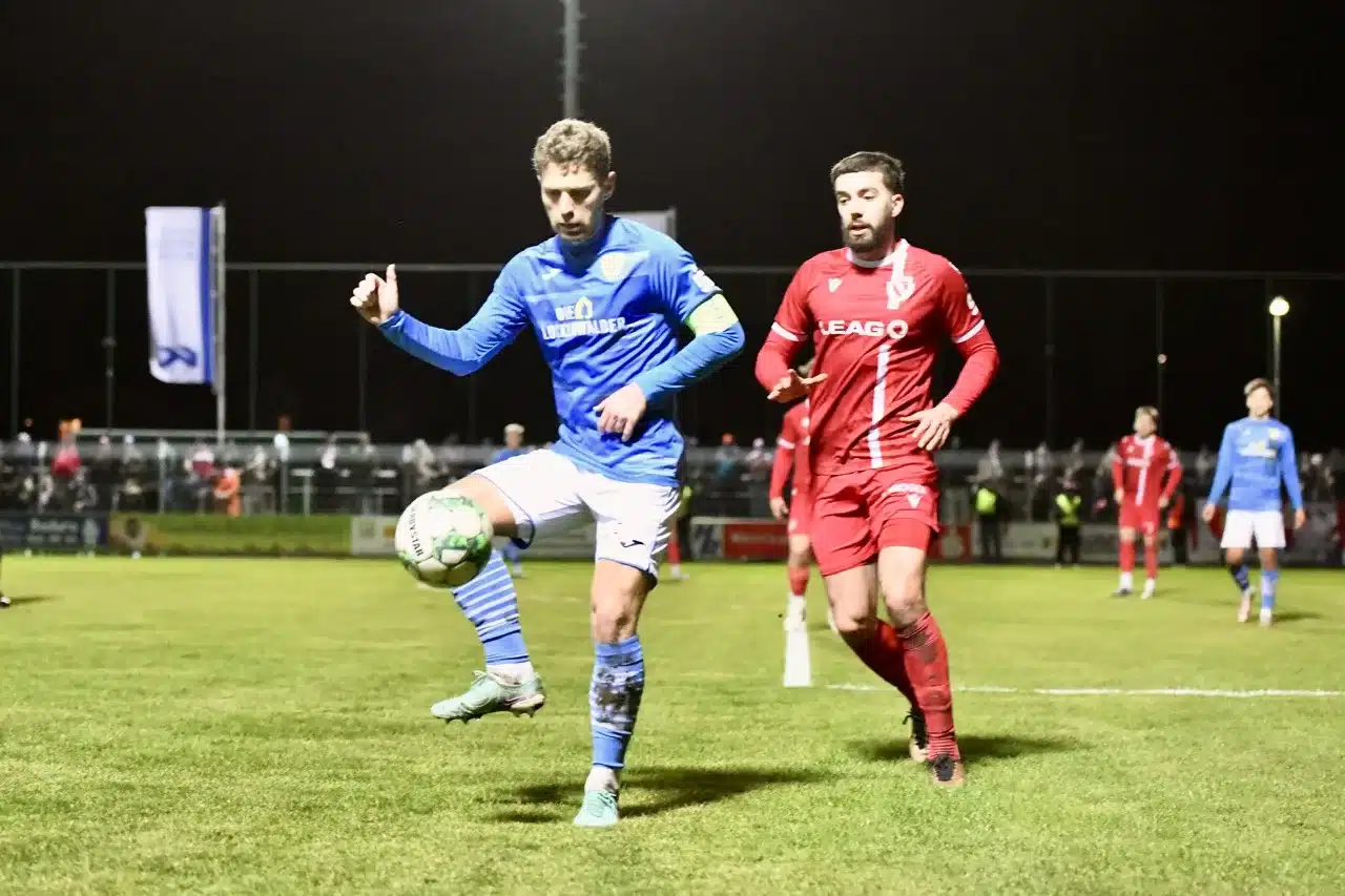 Verdientes Unentschieden nach direkt verwandelter Ecke 9 Verdientes Unentschieden nach direkt verwandelter Ecke 9