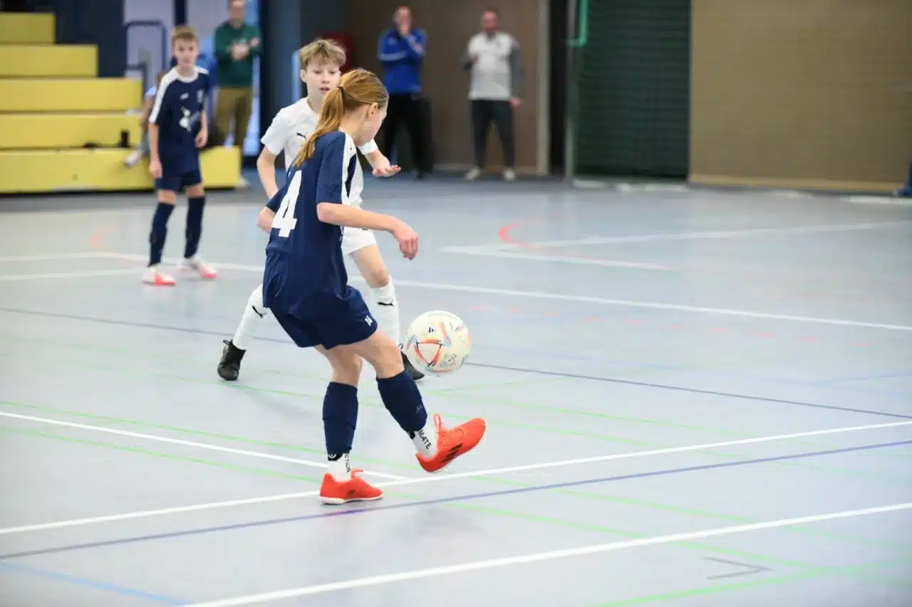 Stahl Brandenburg gewinnt by MIKA-Cup 4 Stahl Brandenburg gewinnt by MIKA-Cup 4