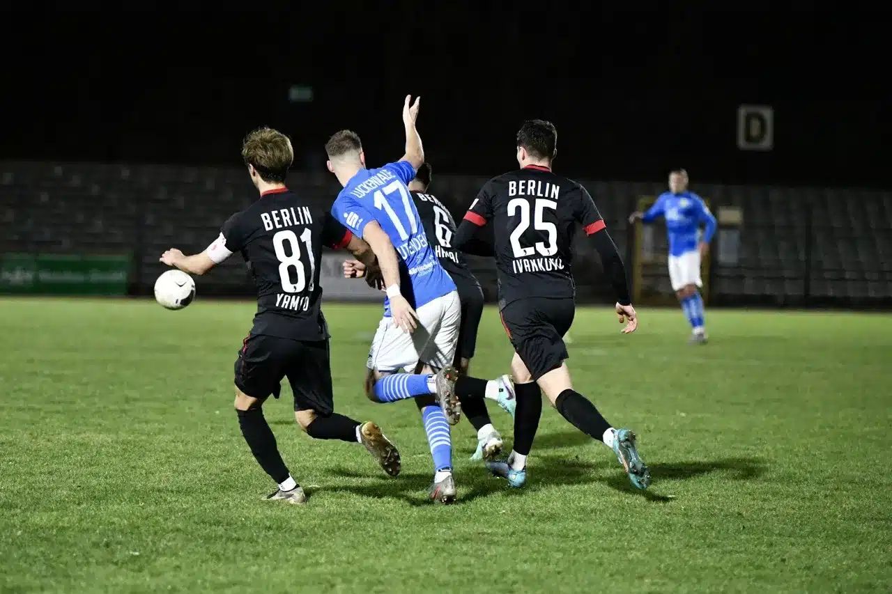 Bittere Niederlage beim Berliner AK 6