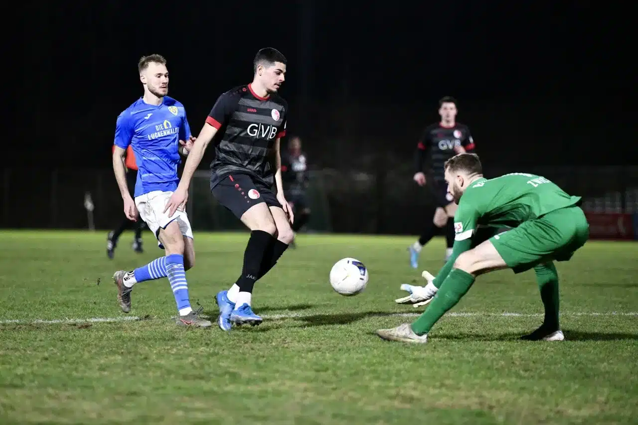 Bittere Niederlage beim Berliner AK 13