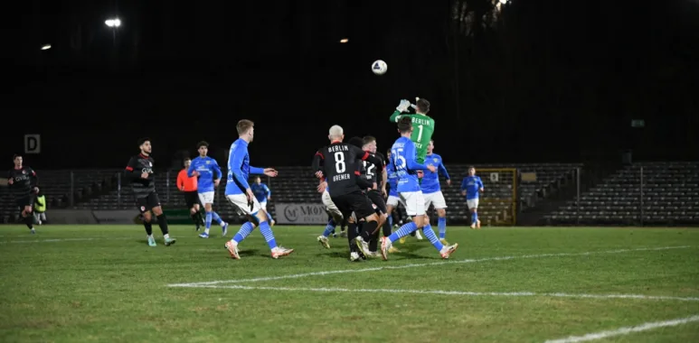 Bittere Niederlage beim Berliner AK 1