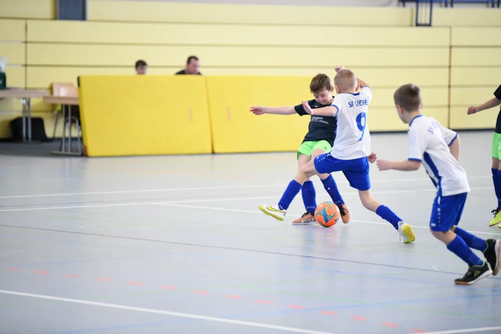 Blaues FSV-Team gewinnt Trockenbau Markwart-Cup 24