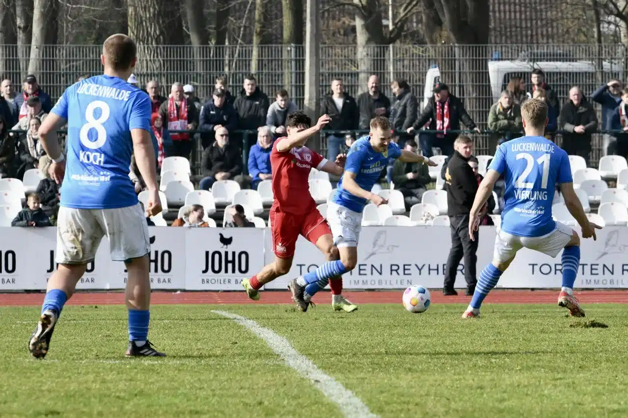 Verdienter Punktgewinn beim Tabellenführer 1