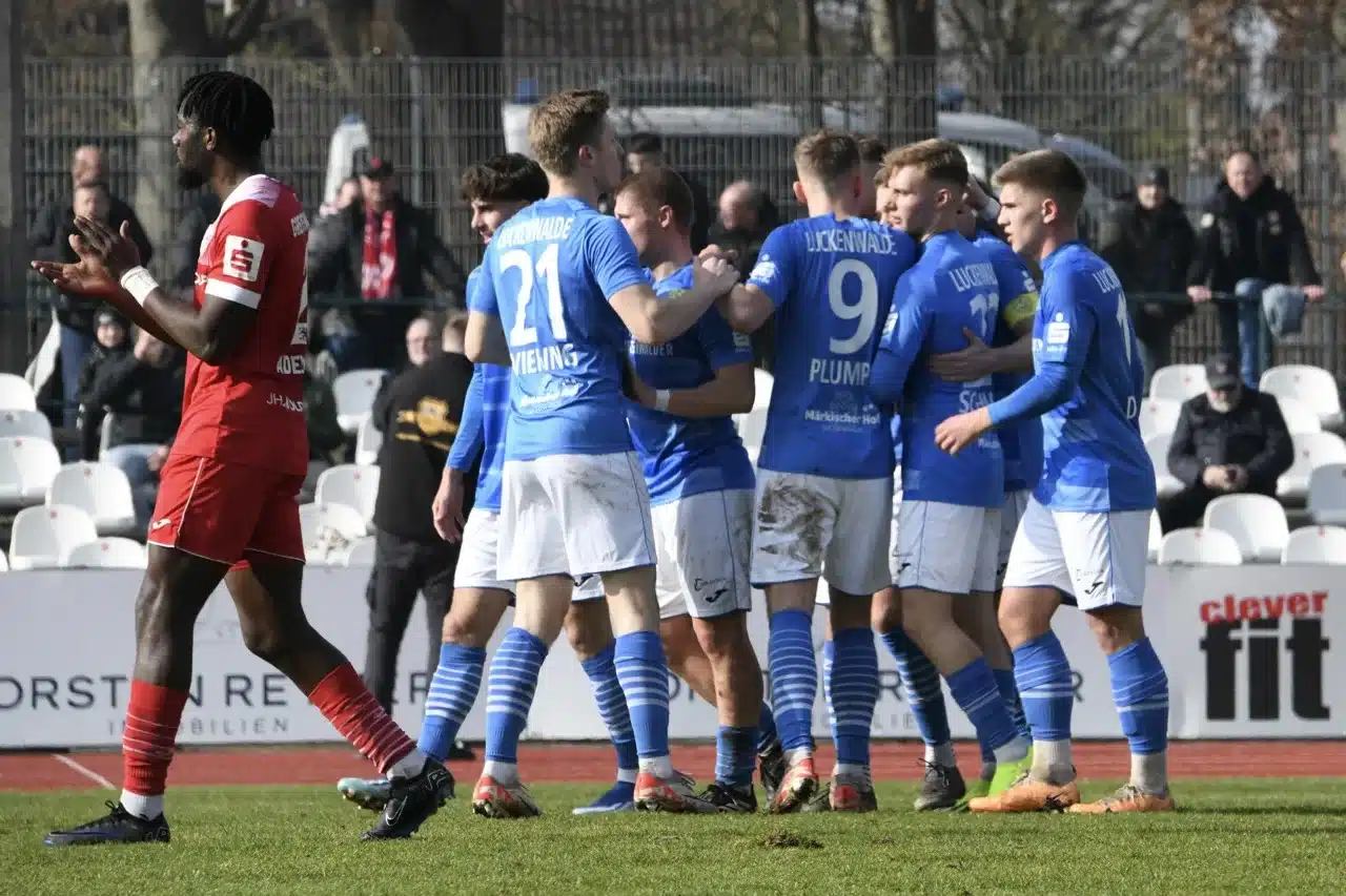 Verdienter Punktgewinn beim Tabellenführer 10