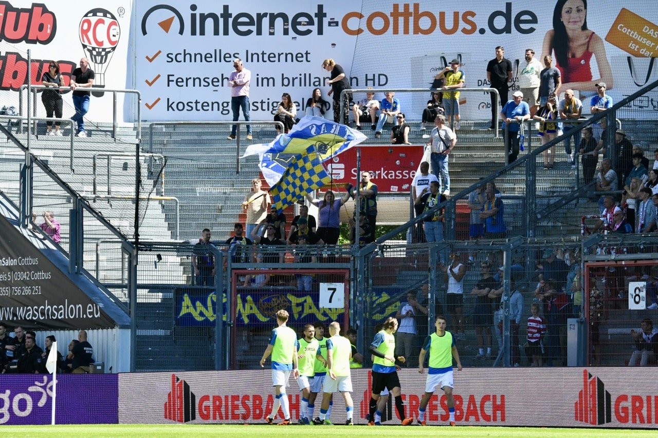 Der FSV verschiebt Energies Aufstiegsparty 25