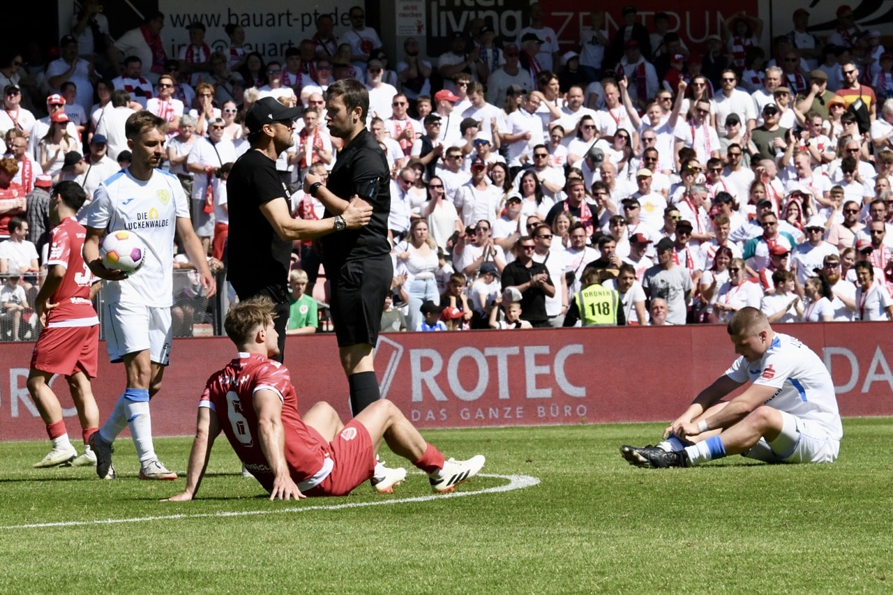 Der FSV verschiebt Energies Aufstiegsparty 49