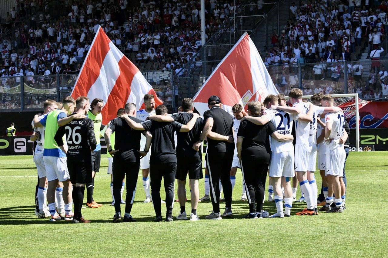 Der FSV verschiebt Energies Aufstiegsparty 50