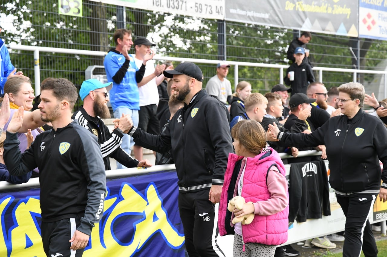 Danke an den Support unseres Fanklubs 8